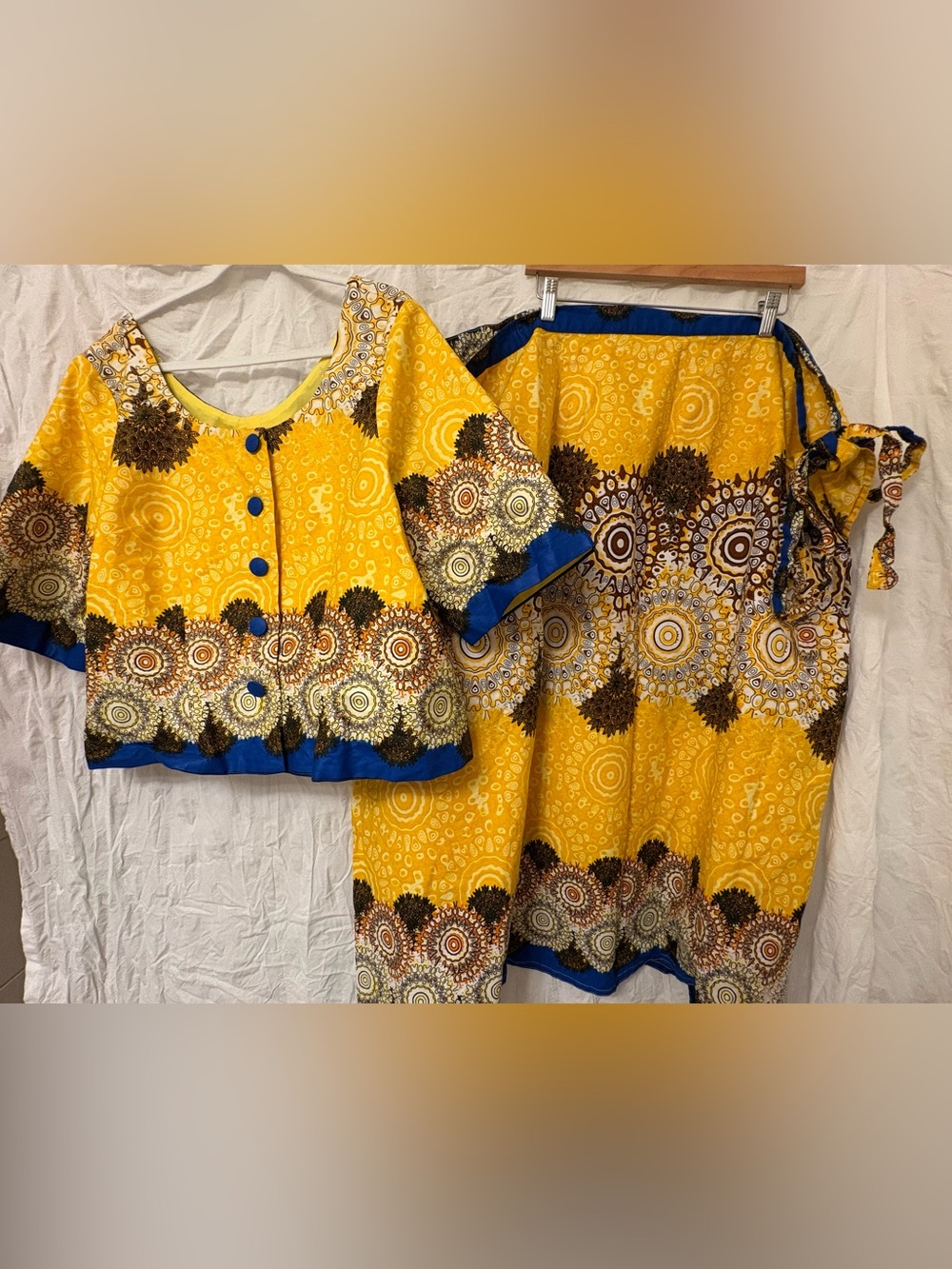Hand sewn  African print skirt set. Skirt is adjustable. One size/3X.